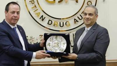 وزير الصحة الكوبي يبدي رغبة بلاده في الاستفادة من خبرات هيئة الدواء بمجال الرقابة على اللقاحات