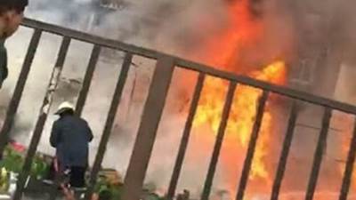 حريق هائل في محلات الموسكي وفرض كردون أمني بالمنطقة 