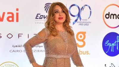 بحفل ختام مهرجان القاهرة.. مادلين مطر علي السجادة الحمراء