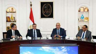 وزيرا الإسكان والسياحة يناقشان سبل التعاون المشترك بين الوزارتين فى تنفيذ الاستراتيجية الوطنية لتنمية السياحة