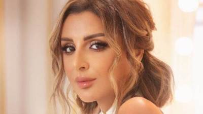 نقل أنغام للمستشفى بعد تعرضها لوعكة صحية طارئة