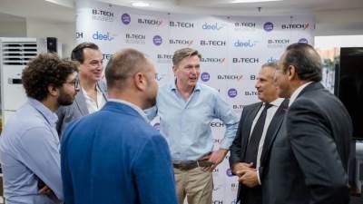 توقيع اتفاقية بين «بي تك» و«إن تاتش» لتطوير تسوق الإلكترونيات في مصر