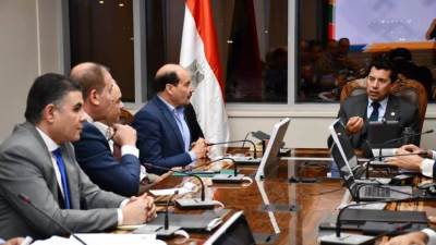 وزير الرياضة يناقش زيادة الموارد ودعم المواهب والابطال الأولمبيين بصندوق الرياضة المصري