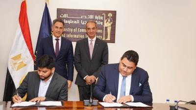 عمرو طلعت يشهد توقيع تعاون بين "المصرية للاتصالات" و"Cloud4C" وكيل شركة SAP العالمية