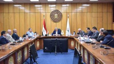 القوى العاملة تشهد اتفاقية جماعية تحفظ حقوق 1200 عامل بـ"النيل للإنشاء والرصف"