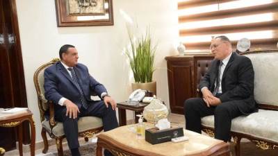 وزير التنمية المحلية يتابع مع محافظ الشرقية معدلات تنفيذ مشروعات "حياة كريمة"