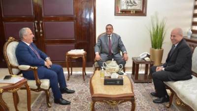 وزير التنمية المحلية يستقبل رئيس الهيئة الوطنية للصحافة 
