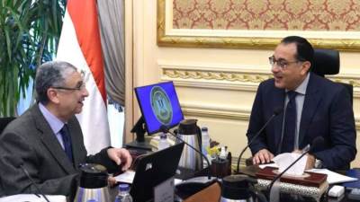 رئيس الوزراء يستعرض مشروعات الطاقة المتجددة ومستجدات مشروع إنتاج الهيدروجين الاخضر