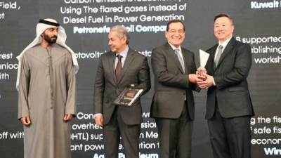 الملا: ماحققه البترول من نجاحات نتيجة للتعاون والترابط والعمل بروح الفريق الواحد