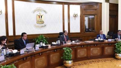 رئيس الوزراء يوجه بتعيين مسئول متفرغ فى "الصحة" لمتابعة ملف السياحة الصحية