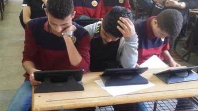 التعليم تكشف موقف طلاب أولى ثانوي غير الحاصلين على التابلت من امتحانات الترم الأول