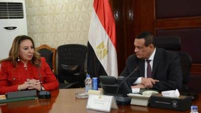 آمنة يناقش مع نائبة وزير الاتصالات جهود التطوير الرقمي لوزارة التنمية المحلية