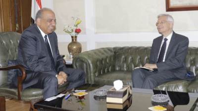 وزير قطاع الأعمال العام يبحث مع سفير فرنسا بالقاهرة تعزيز التعاون الاقتصادي والاستثماري