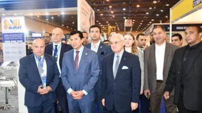 وزير الرياضة يتفقد معرض ومؤتمر مصر للمياه والنفايات والبنية التحتية