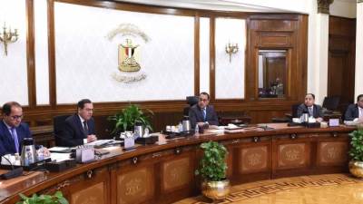 مدبولي يتابع مع إجراءات توفير التمويل اللازم لاستيراد المنتجات البترولية