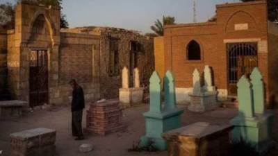 مصدر بمحافظة القاهرة يكشف سبب إزالة جبانات السيدة نفيسة.. مقابر بديلة بالعاشر من رمضان