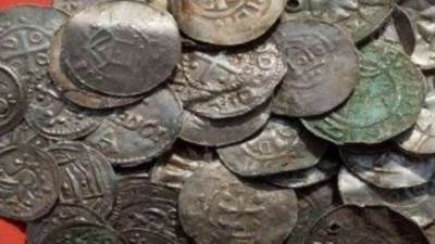 استخراج 187عملة معدنية من معدة رجل هندى ابتلعهم بسبب سوء حالته النفسية