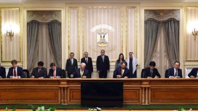 "أيميا باور" توقع اتفاقيات مؤسسات تمويل لإقامة محطتي طاقة متجددة في أسوان والبحر الأحمر