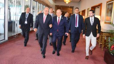 وزير قطاع الأعمال العام يؤكد أهمية التنسيق والتكامل العربي في صناعة الألومنيوم