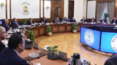 مدبولي يترأس اجتماع اللجنة الوزارية للإنتاج ويؤكد على وسائل تشجيع الصناعة