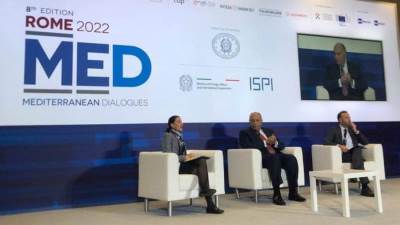 سامح شكري يؤكد أهمية توفير التمويل اللازم لدعم قطاعات الاقتصاد الأخضر