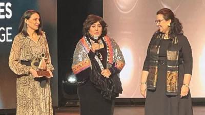 مهرجان أيام قرطاج المسرحية يكرم الفنانة سهير المرشدي