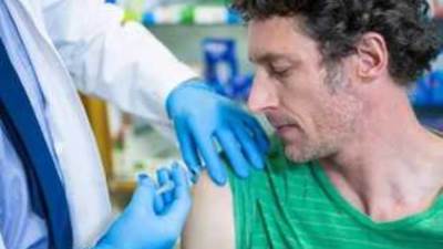 بعد منعها بالصيدليات.. تعرف علي مدة تدريب الصيادلة على إعطاء الحقن 