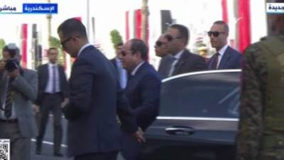 الرئيس السيسى يصل مقر افتتاح محور التعمير بالإسكندرية