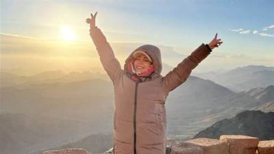 بعد طلاقها.. نسرين طافش تشارك جمهورها صورًا من قمة جبل موسى