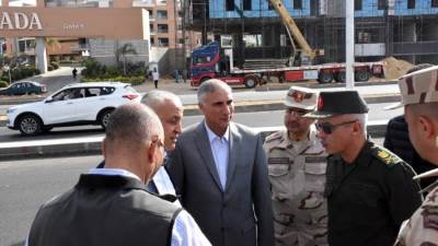 مسئولو "الإسكان" يتفقدون أعمال تطوير المحاور والطرق الرئيسية بمدينة القاهرة الجديدة