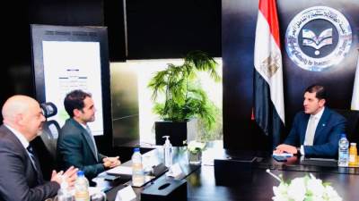 هيئة الاستثمار تبحث مع شركة "جيد تكستايل" ضخ 70 مليون دولار استثمارات في قطاع الغزل