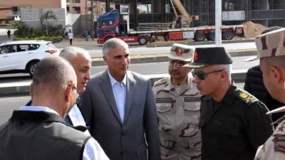 مسئولو الإسكان يتفقدون أعمال تطوير المحاور والطرق الرئيسية بالقاهرة الجديدة