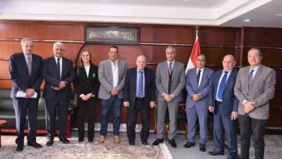 وزير القوى العاملة يلتقي وفد مقاولي التشييد والبناء.. ويؤكد: تشكيل لجنة لمناقشة مشروع قانون العمل