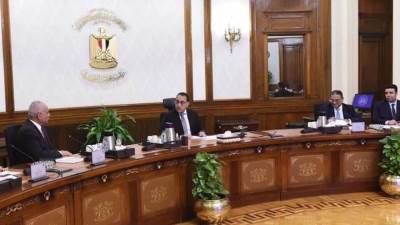 رئيس الوزراء يتابع المشروعات الجاري تنفيذها بالسويس