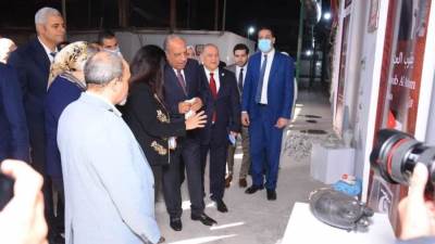 وزير قطاع الأعمال يشهد ختام ملتقى "خنوم" الأول للنحت والخزف بشركة "شيني"