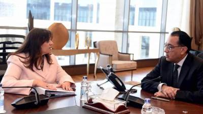 مدبولي يتابع مع وزيرة الهجرة عدد من ملفات عمل الوزارة