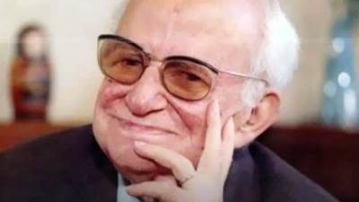 ابنة الأديب يحيى حقي: «آسفة يا صاحب القنديل سيتم هدم مقبرتك»