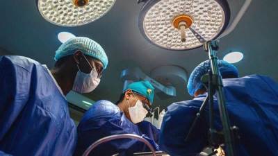 أطباء بنها الجامعي ينجحون في إنقاذ شاب من الموت المحقق