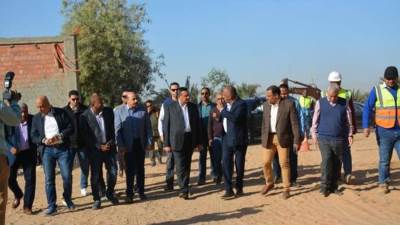 وزير التنمية ومحافظ أسوان يتابعان تنفيذ مشروعات مبادرة "حياة كريمة" بالقرى