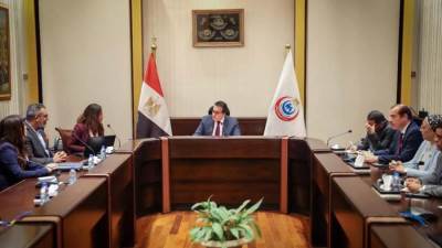 وزير الصحة يبحث التعاون مع شركتين دوليتين بمجال تطوير المعامل وتوطين صناعة المستلزمات