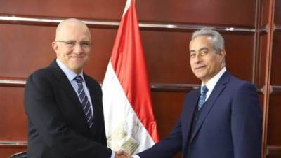 وزير القوى العاملة يناقش قانون العمل والتدريب المهني مع وفد اتحاد الصناعات 