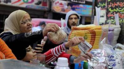 حقيقة اعتزام الحكومة إلغاء الدعم العيني للسلع التموينية وتحويله إلى دعم نقدي