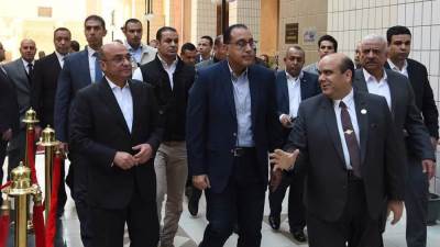 رئيس الوزراء يتفقد أعمال تطوير مجمع محاكم السويس