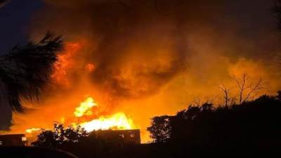 حريق هائل داخل ستوديو تصوير في أبو النمرس 