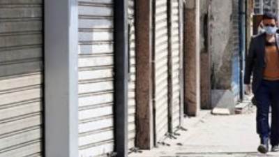 شروط عمل "سندرة" بالمحلات وفقا لقانون المحال العامة.. حد أدنى للارتفاع 2 متر