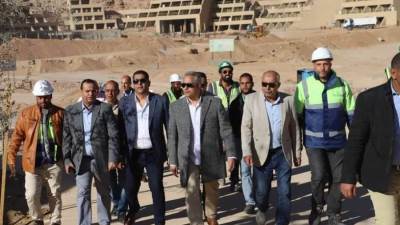 وزير القوى العاملة يتفقد مشروع التجلي الاعظم بجنوب سيناء