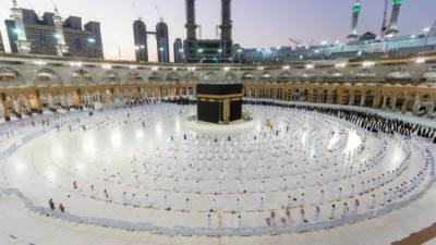 رئاسة شؤون الحرمين تترجم خطب الجمعة بعدة لغات عبر عدة موجات إذاعية