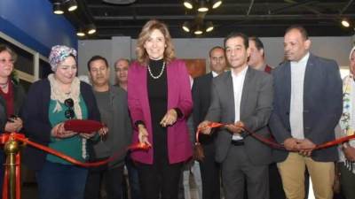 وزيرة الثقافة تفتتح معرض " نجيب محفوظ بين الحارة والوظيفة والأصدقاء" 