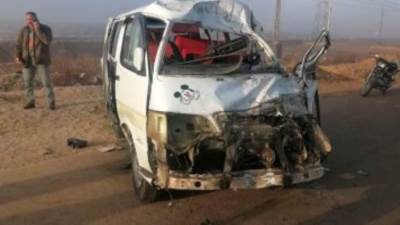 مصرع 4 أشخاص فى حادث تصادم سيارتين على صحراوى البحيرة