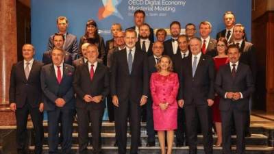 وزير الاتصالات: مصر تولى اهتماما بالتعاون مع المجتمع الدولي في تطبيق استراتيجية الذكاء الاصطناعي